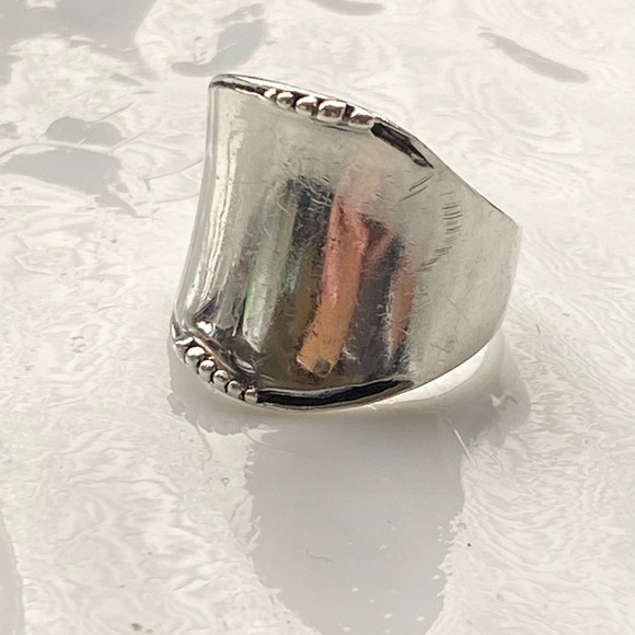 Silpada Vintage Sterling Cuff Ring size 9
R1686 - Picture 4 of 9